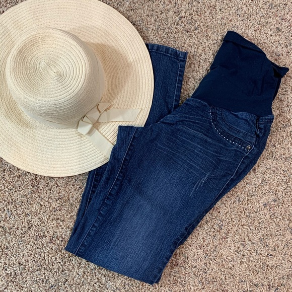 Fade to Blue Maternity Jeans - Picture 3 of 9